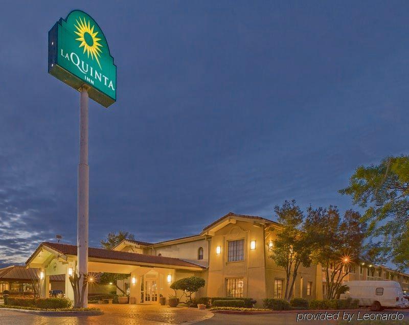 Red Roof Inn Houston East I-10 Esterno foto